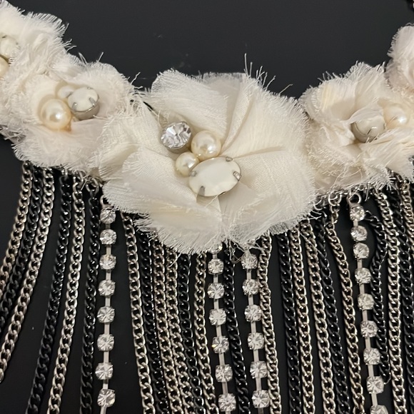 Lace and chain necklace - Picture 2 of 3